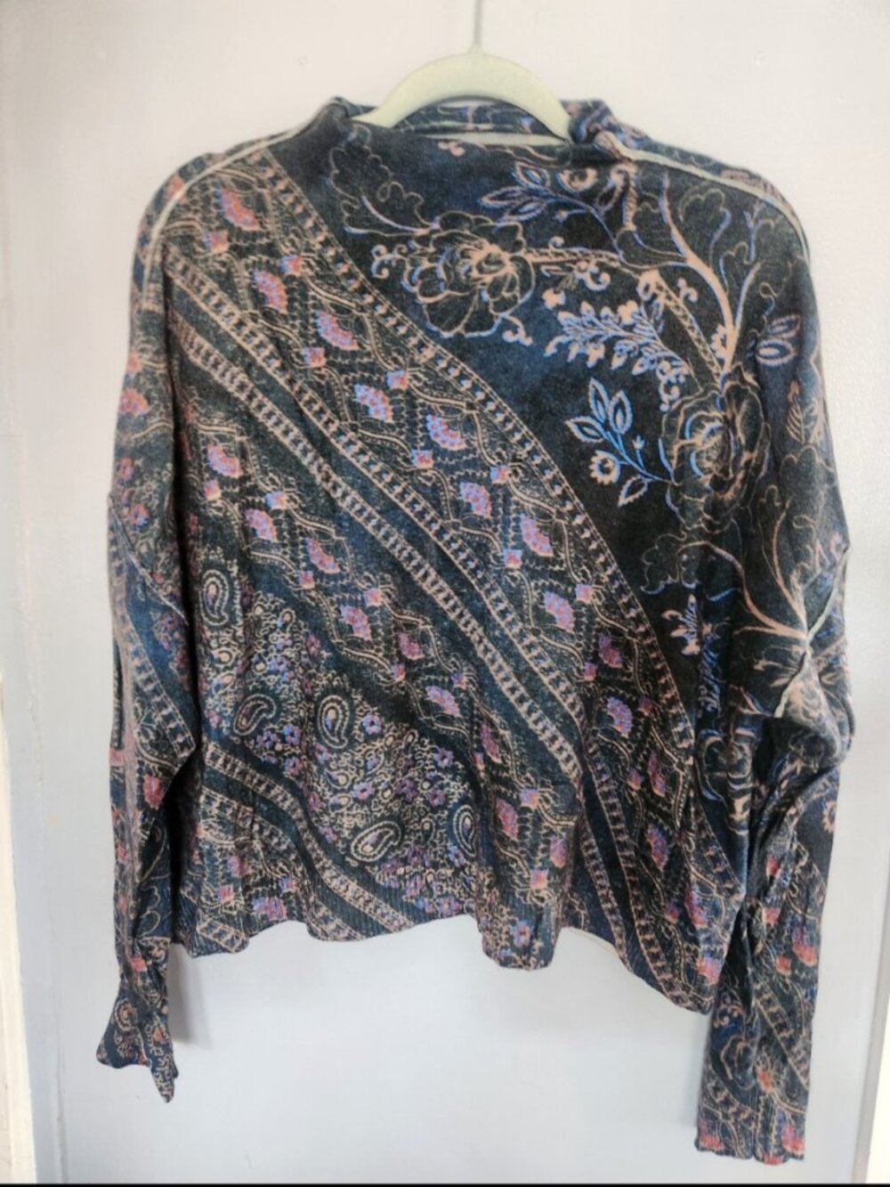 Anthropologie Cashmere Lightweight Paisley print Top Top